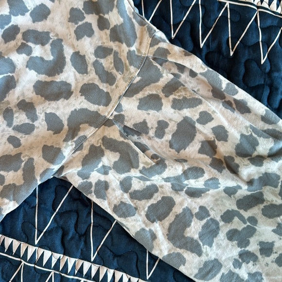 Pullover - Picture 3 of 3